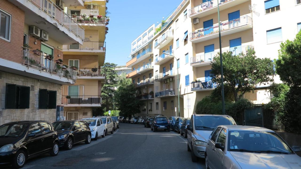 Spacious Panoramic Apartment - Half Way Center-Vomero District Napoli Eksteriør billede