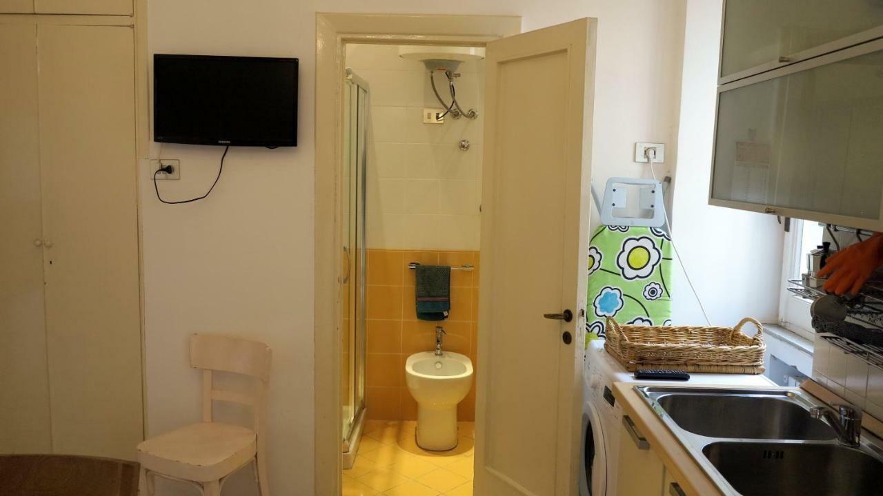 Spacious Panoramic Apartment - Half Way Center-Vomero District Napoli Eksteriør billede